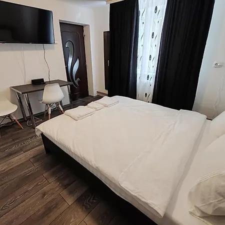 2-bedroom On The Ground Floor Of A House